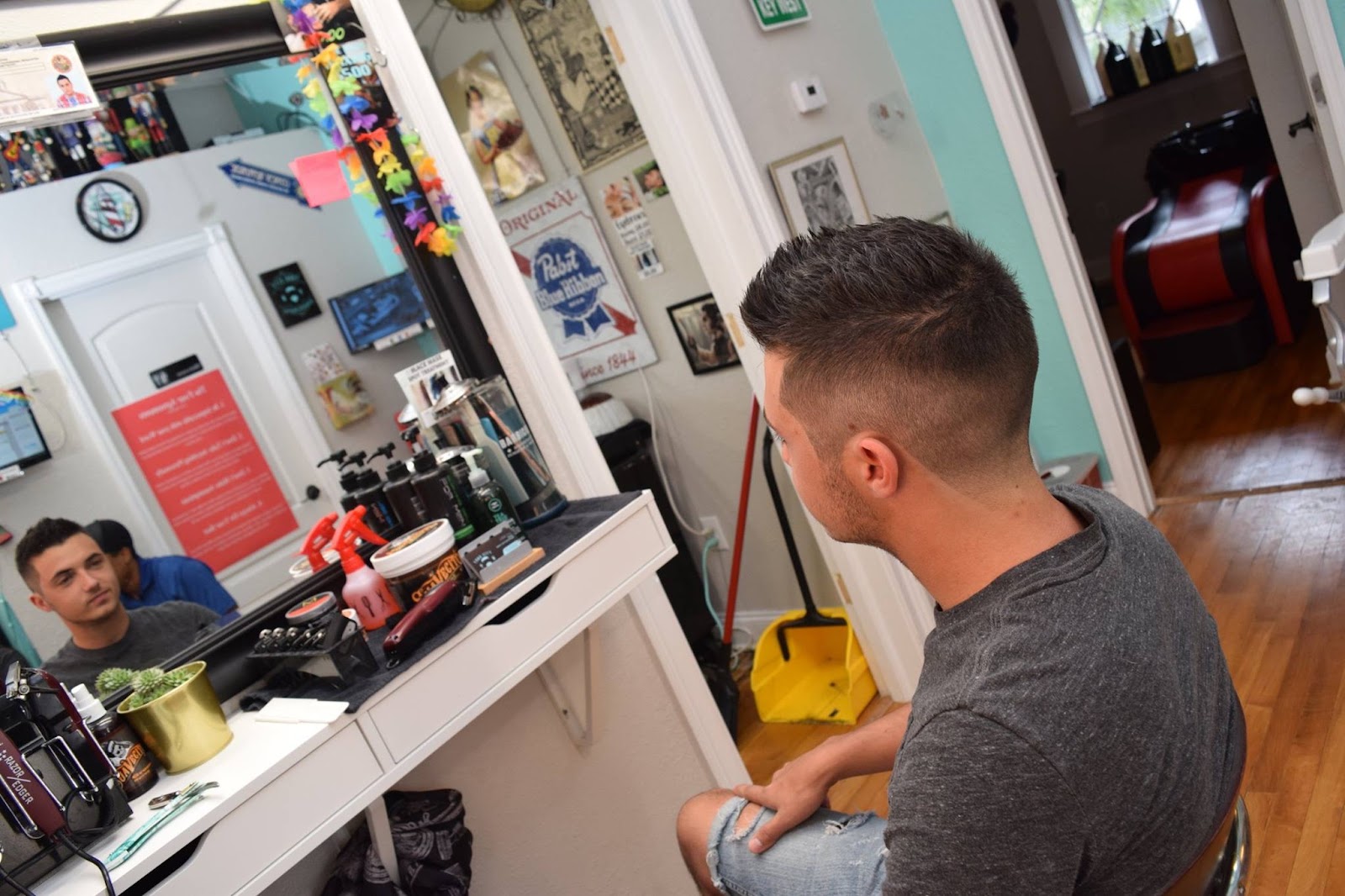 Muscle Cut Barbershop (inside powerhouse gym) logo